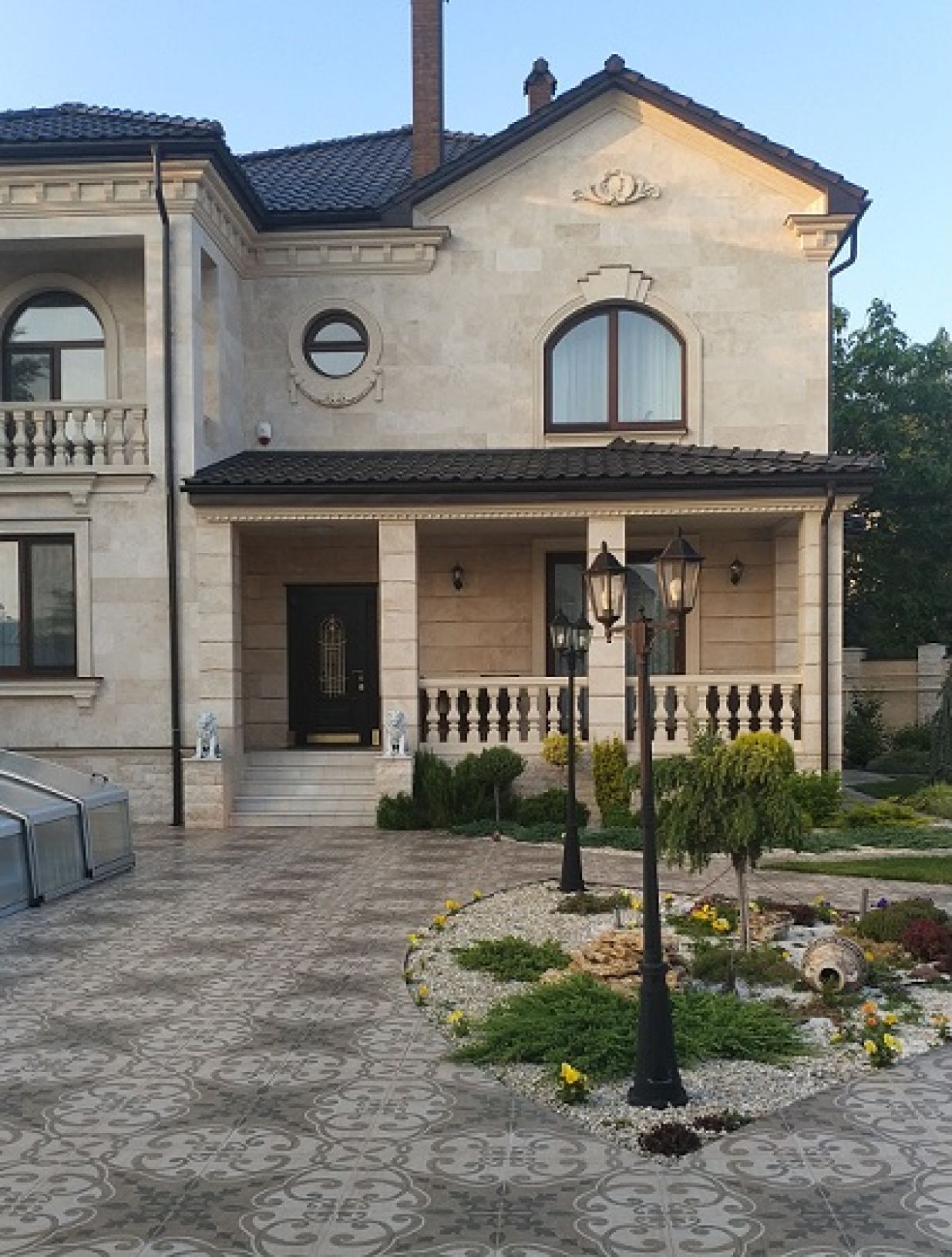 Продам Дом, Совиньон, 6-комн., 250 кв. м., Земной пер, | REM.ua